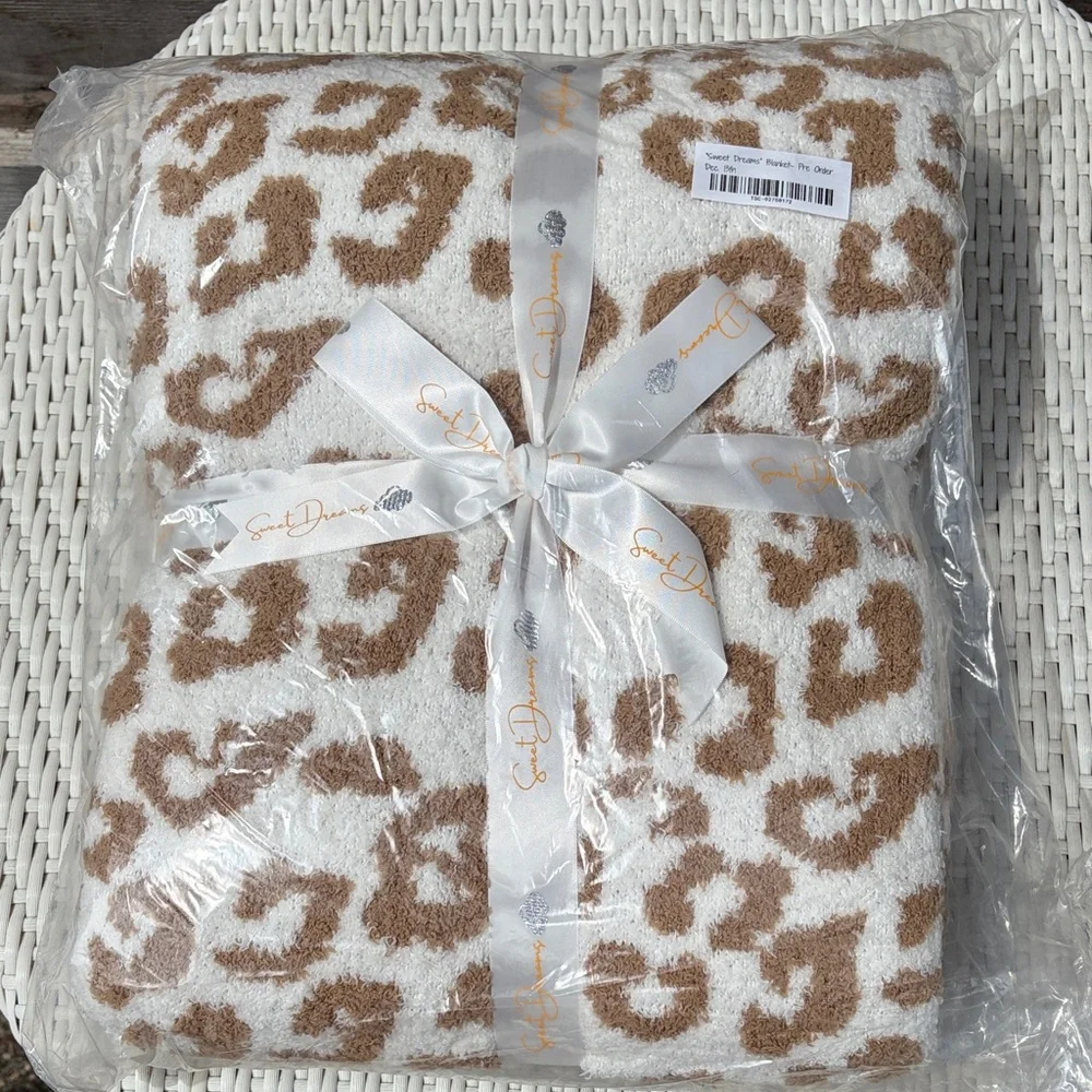 Leopard Print Cozy Chic Throw Blanket